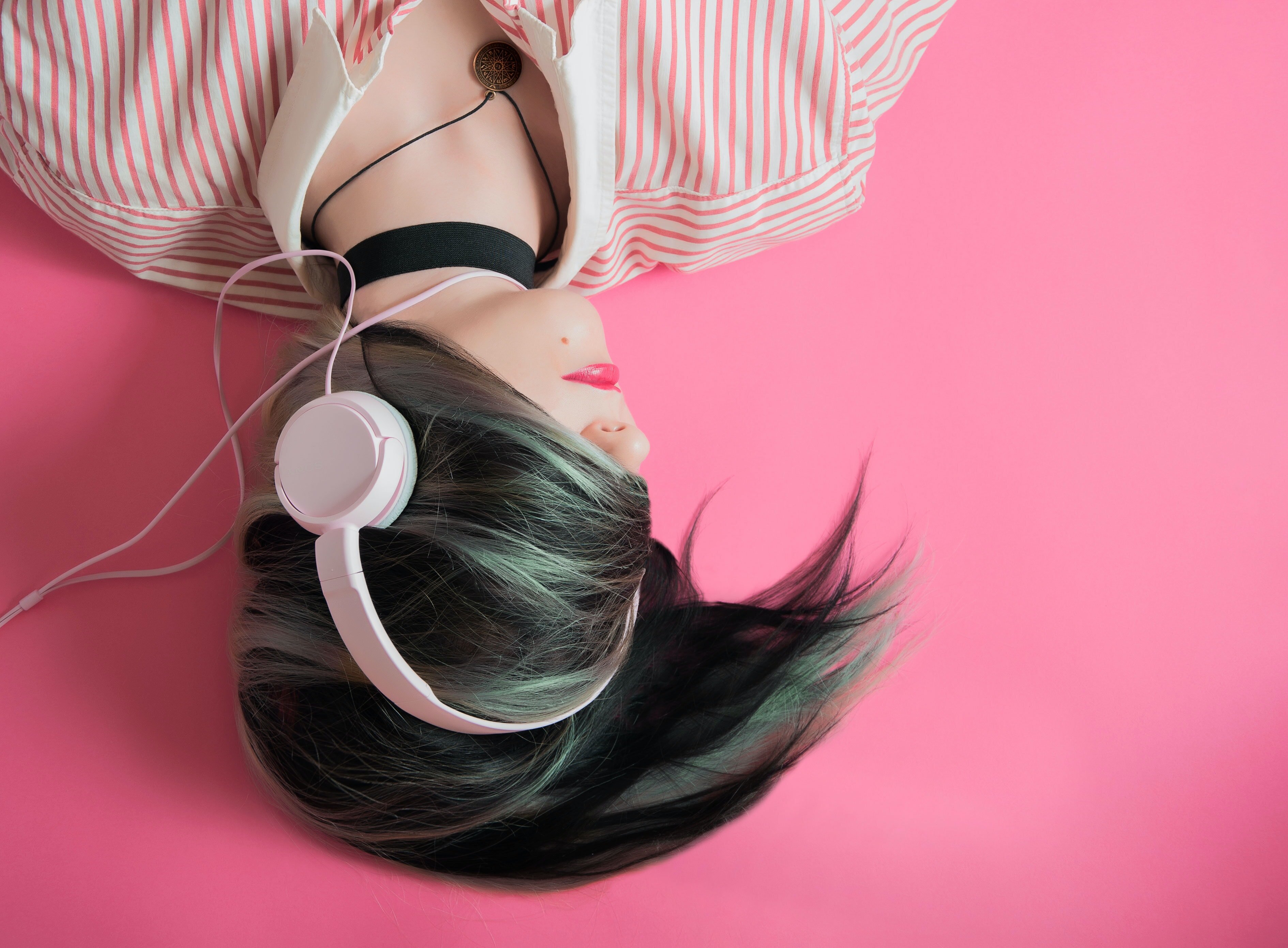 https://www.24hshop.dk/pub_docs/files/Nystartsidaflight/elice-moore-E--AUpYXbjM-unsplash.jpg