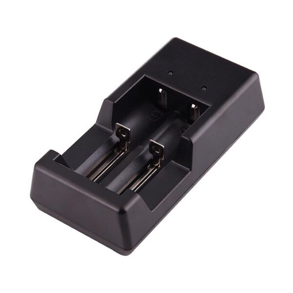 Batterilader USB 18650 / 18500 / 17650 / 16340 /  AA / AAA