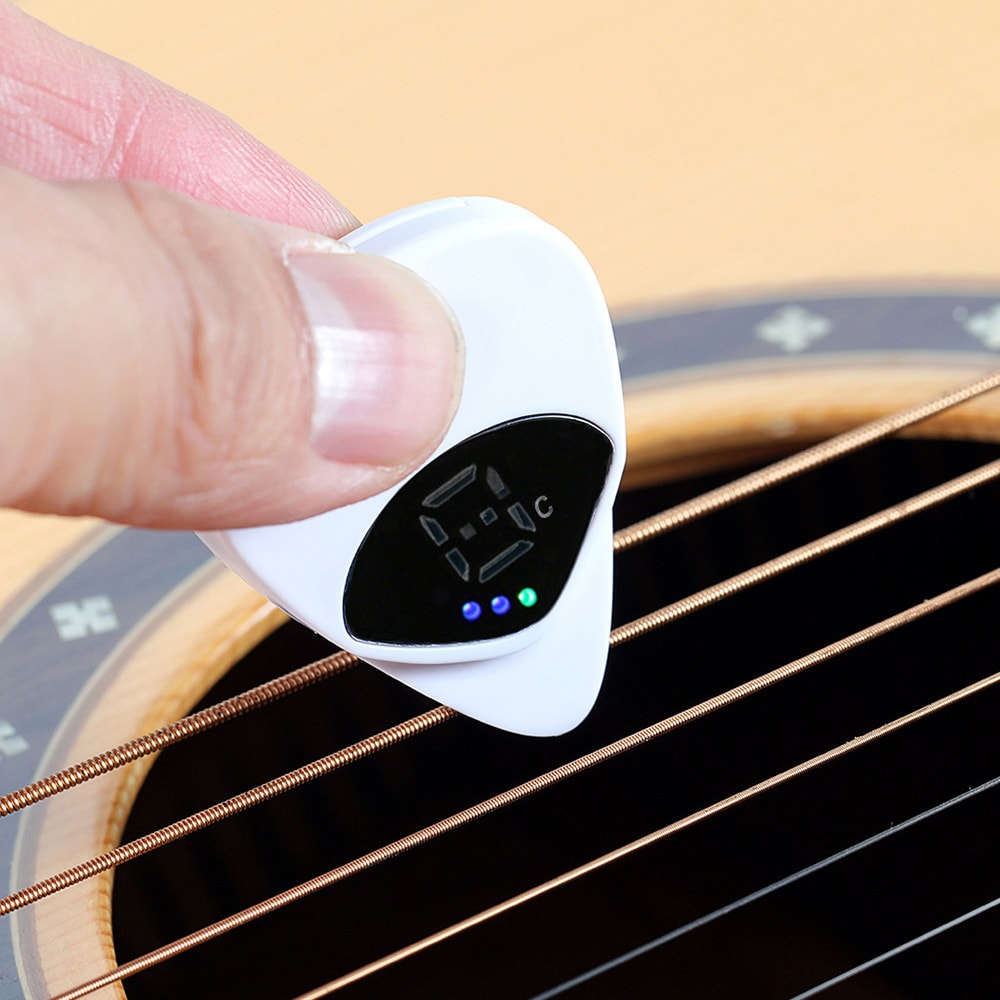 2-i-1 tuner til guitar og ukulele