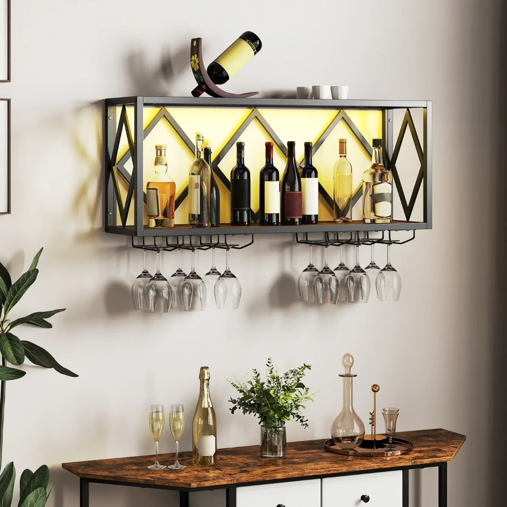 Væghængt vinreol med glasholder og LED-belysning