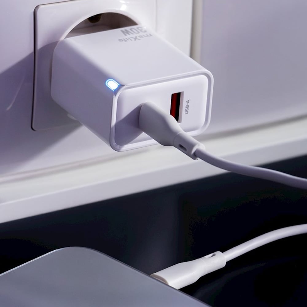 Maxlife GaN-oplader med PD QC 1xUSB-C 1xUSB 30W - Hvid