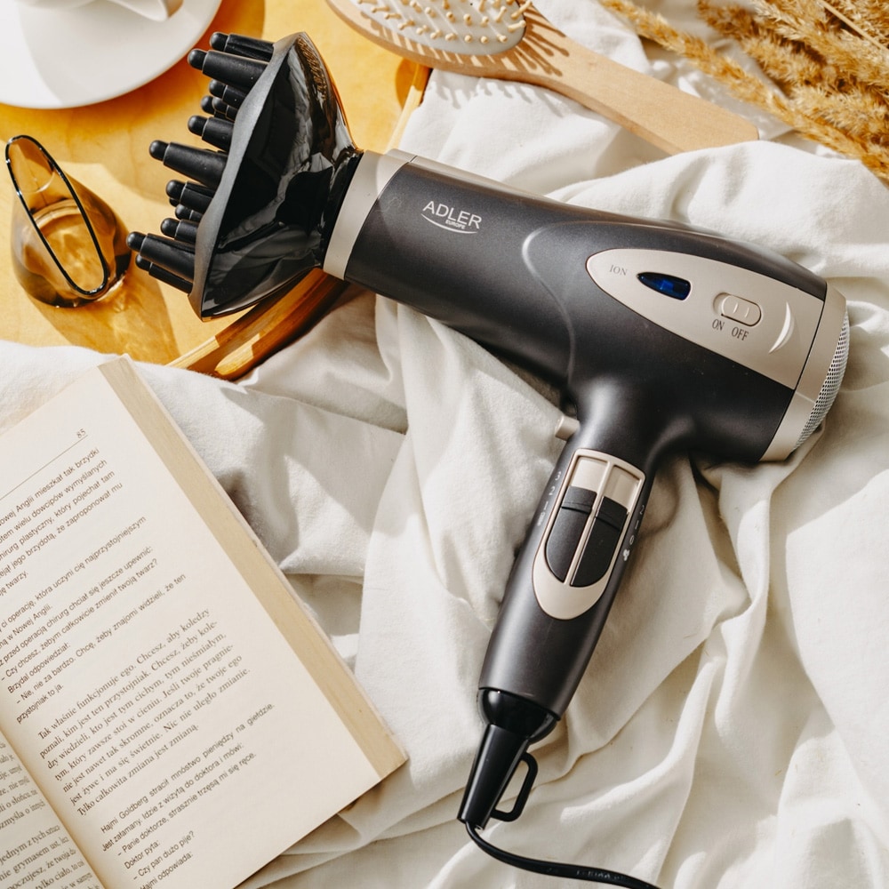 Hårtørrer med ionisering og diffuser / Føntørrer 2400 W