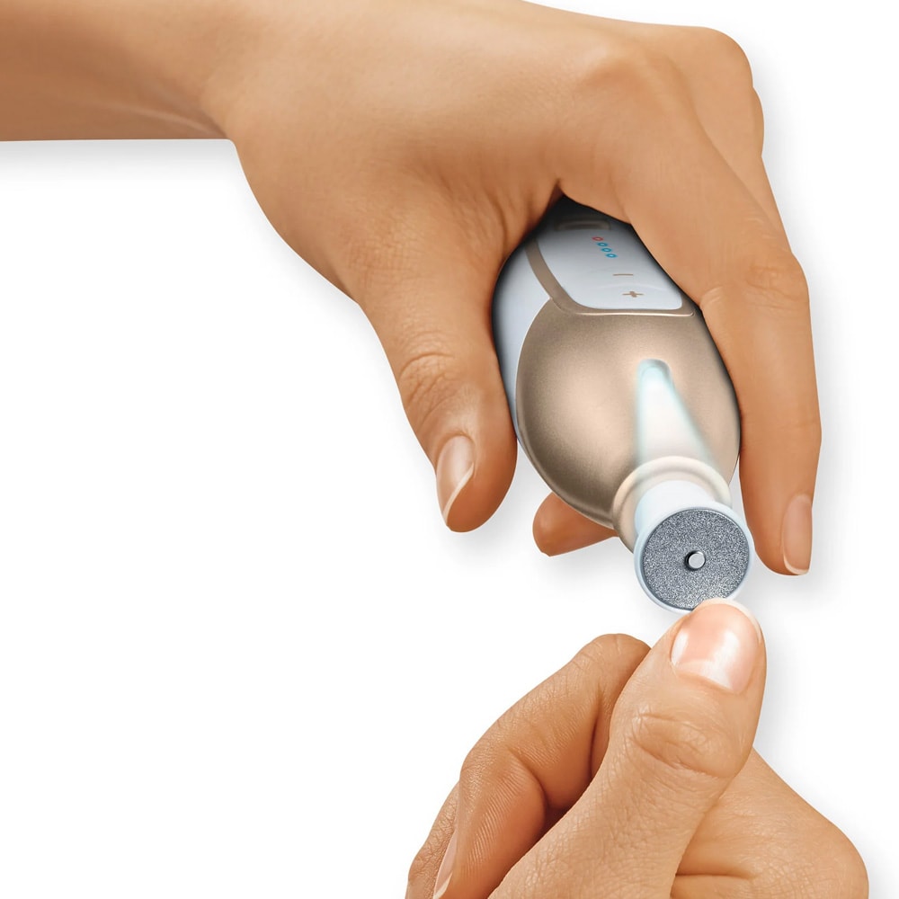 Beurer MP64 manicure- og pedicuresæt / genopladeligt plejesæt med 10 tilbehørsdele og LED-lys