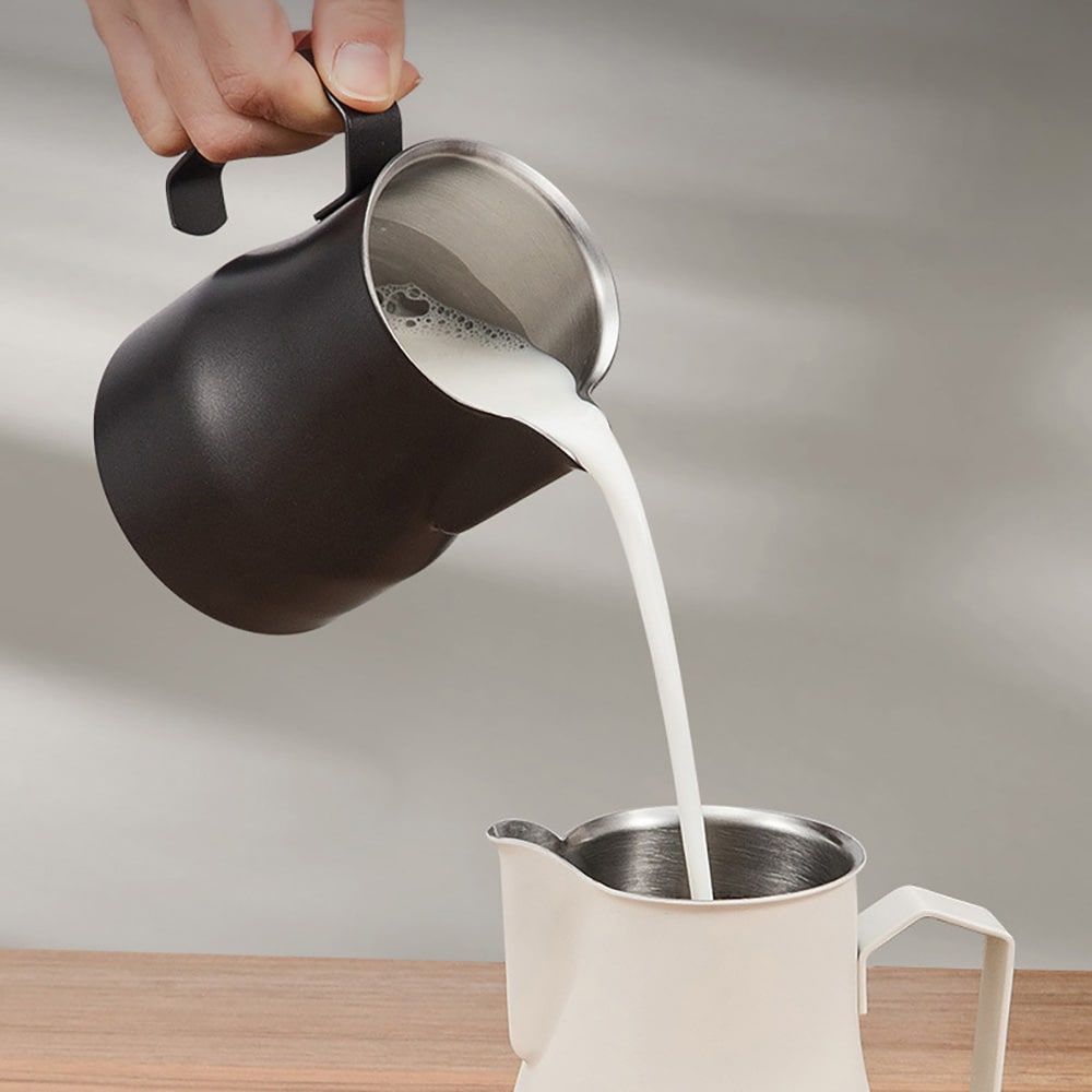 Sort mælkekande i rustfrit stål 350 ml / mælkeskummekande med svanehals / baristakande