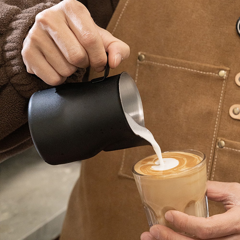 Sort mælkekande i rustfrit stål 480 ml / mælkeskummekande med svanehals / baristakande
