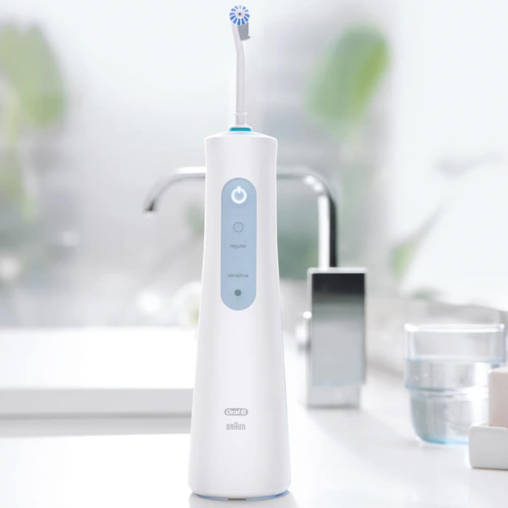 Oral-B AquaCare 4 vandflosser hvid / trådløs mundskyller med Oxyjet / hydropulsator til rengøring mellem tænderne