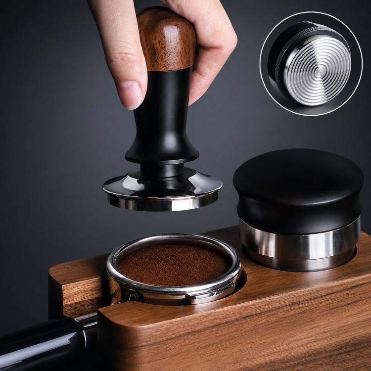 Kaffestamp 51 mm med konstant tryk og håndtag af valnøddetræ, gevind i bunden / Espressostamp