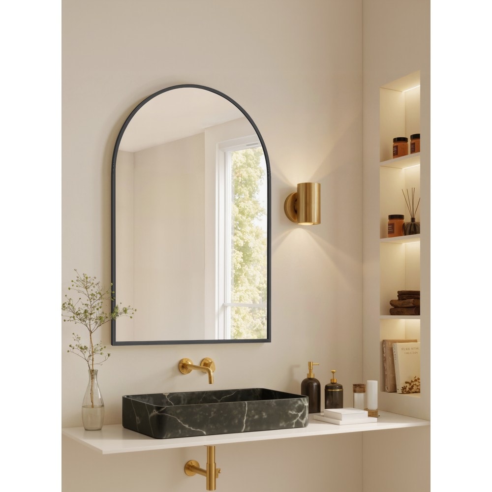 Buet vægspegel med svart ramme / Badeværelsesspejl 91 × 61 cm / Spejl med aluminiumsramme