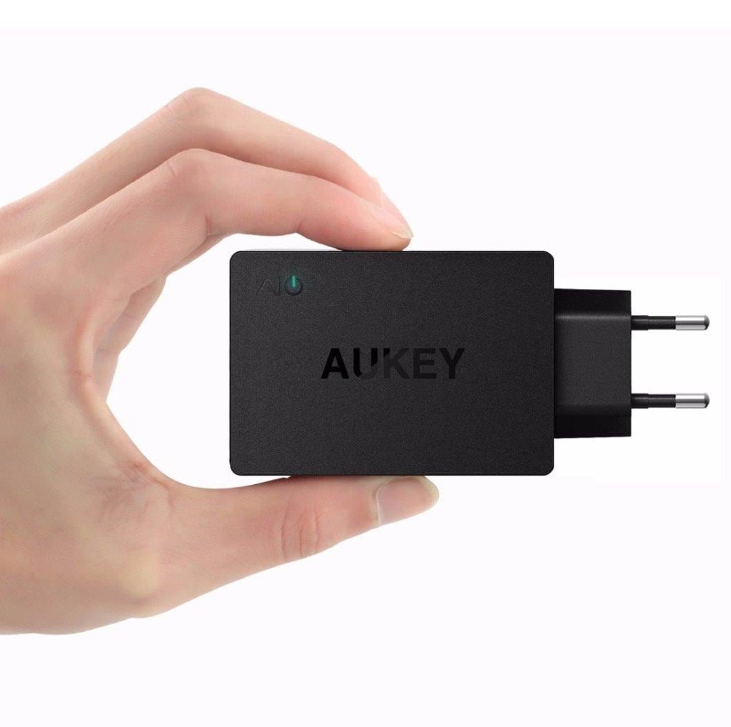 Aukey PA-T14 Vægadapter Quick Charge 3.0, 3 x USB