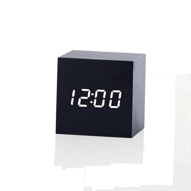 Vækkeur i træ med LED-display - Svart / Hvid