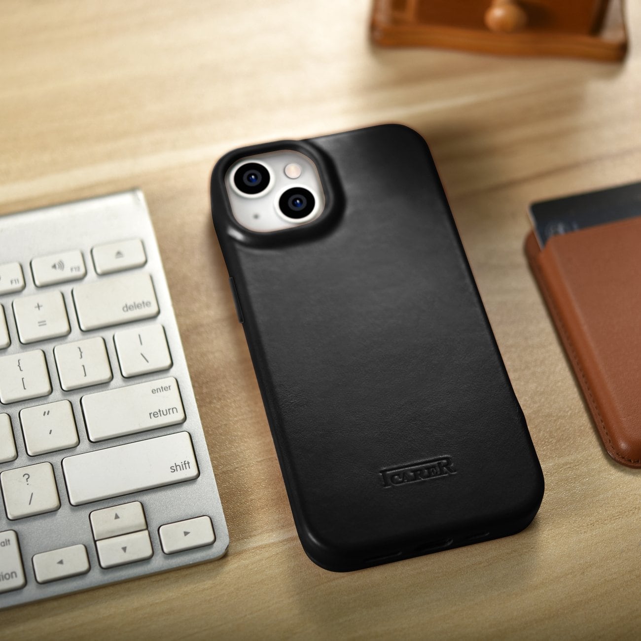 iCarer CE Oil Wax Leather Folio Case for iPhone 14 Plus, Magnetic Flip, MagSafe, Black