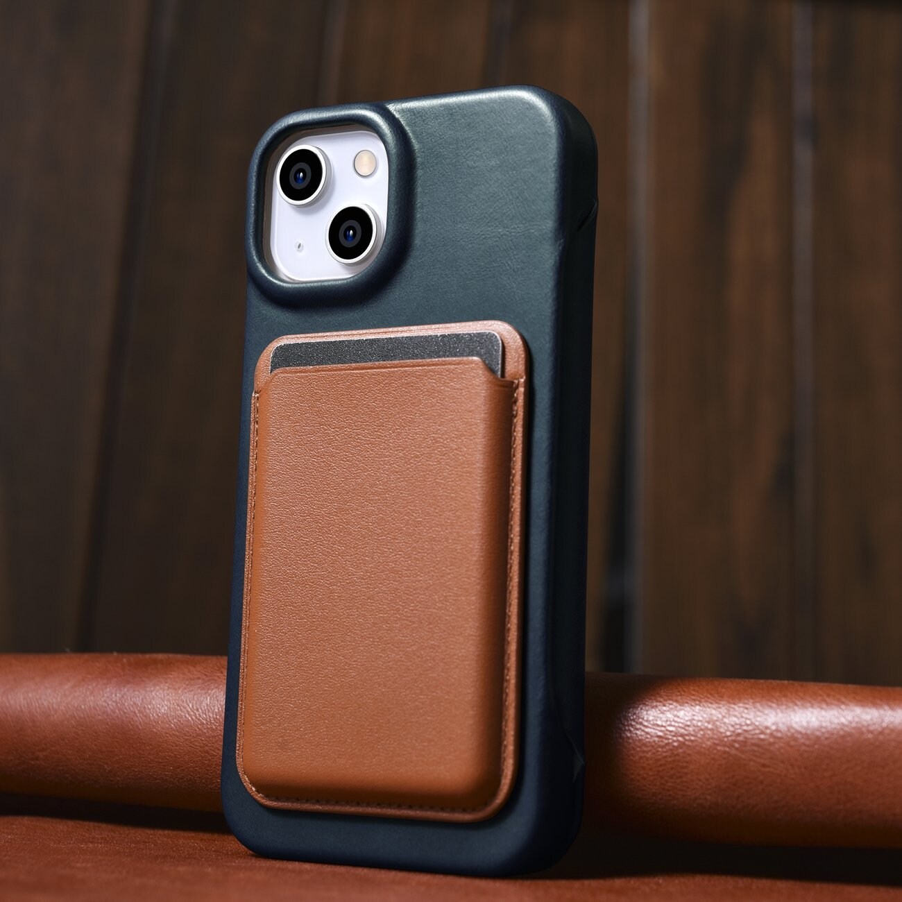 iCarer CE Oil Wax Leather Folio Case iPhone 14 Plus MagSafe Flip Etui Blue (AKI14220707-BU)