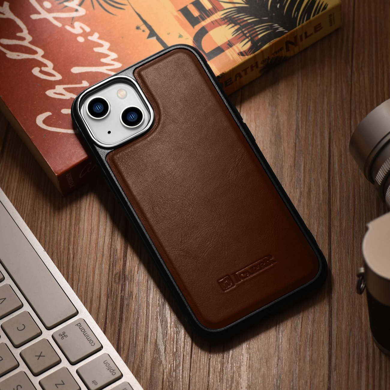 iCarer Leather Oil Wax ægte læderetui til iPhone 14 Plus (MagSafe-kompatibel) Brun (WMI14220719-BN)
