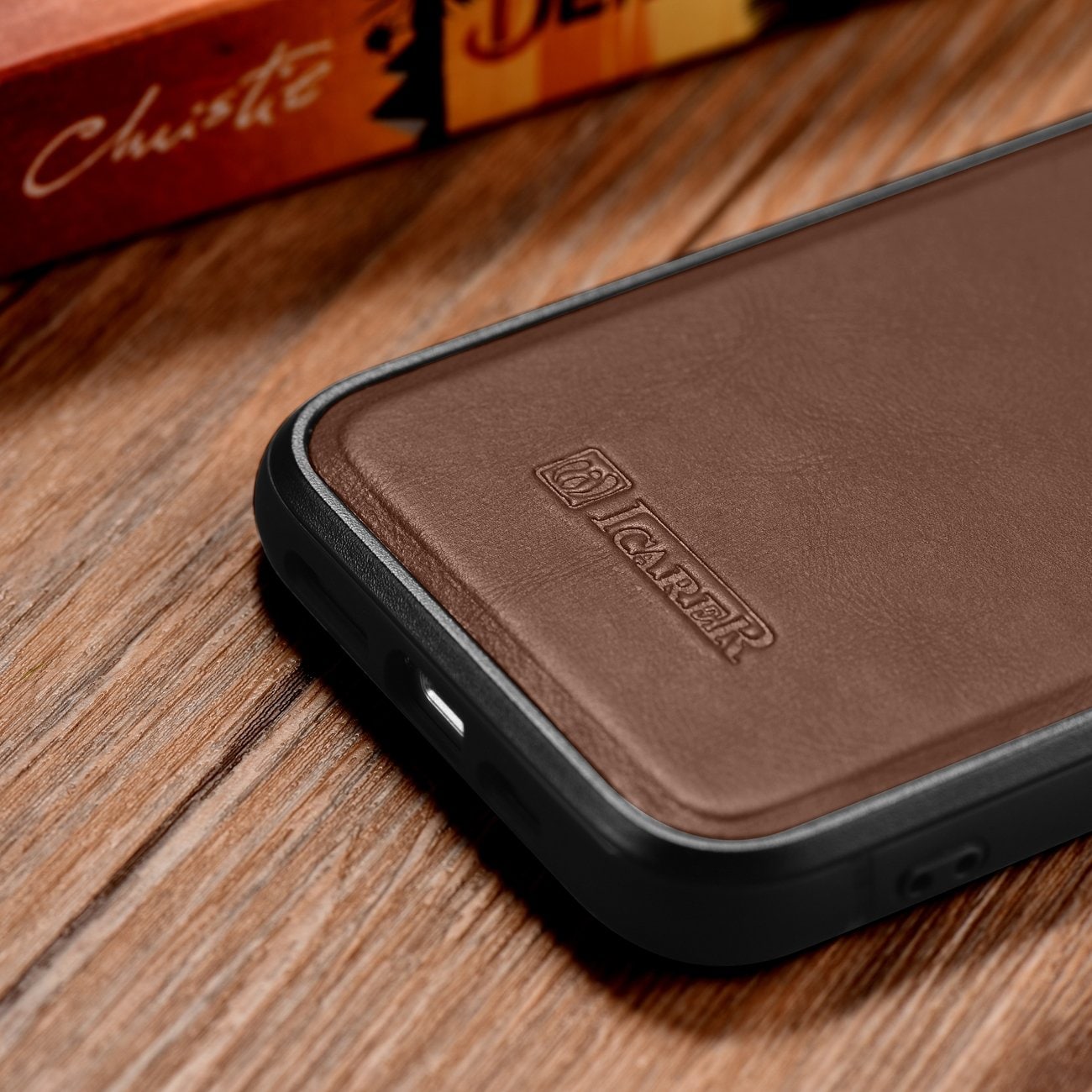 iCarer Leather Oil Wax ægte læderetui til iPhone 14 Plus (MagSafe-kompatibel) Brun (WMI14220719-BN)
