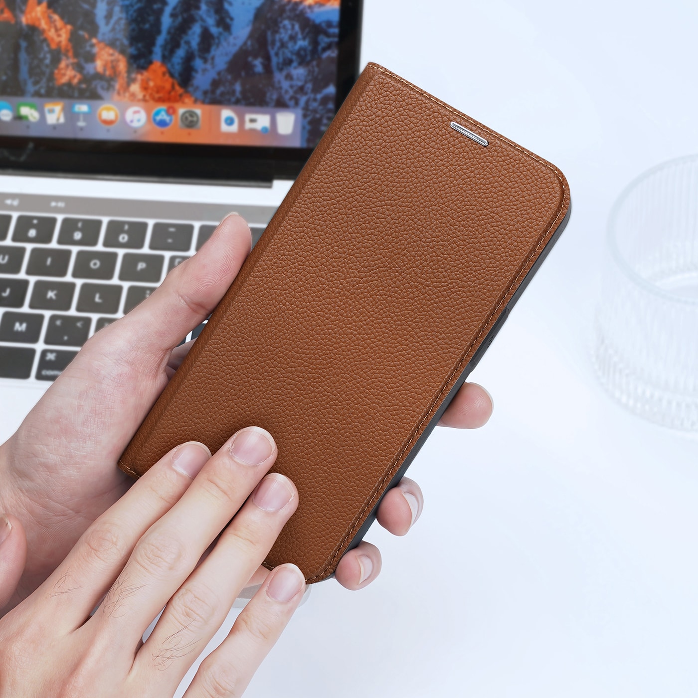Dux Ducis Skin X2-etui til iPhone 14 Plus-etui med magnetisk klap brun