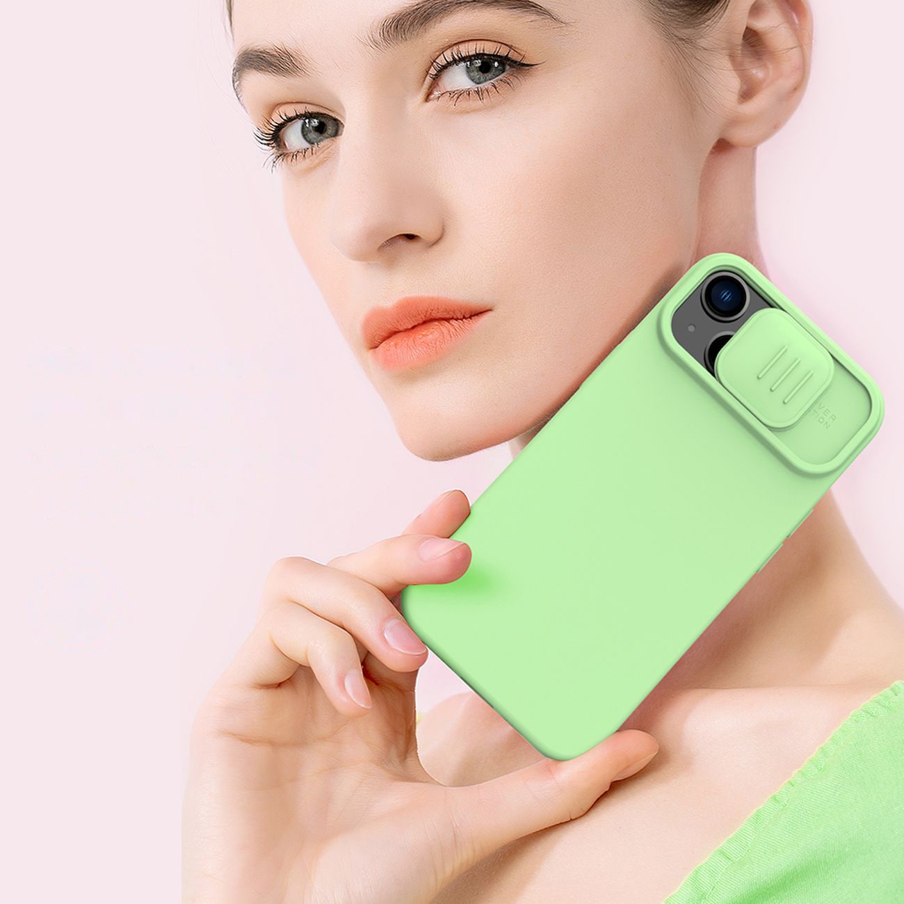 Nillkin CamShield Silky Silicone Case iPhone 14 Plus-etui med kameradæksel grøn