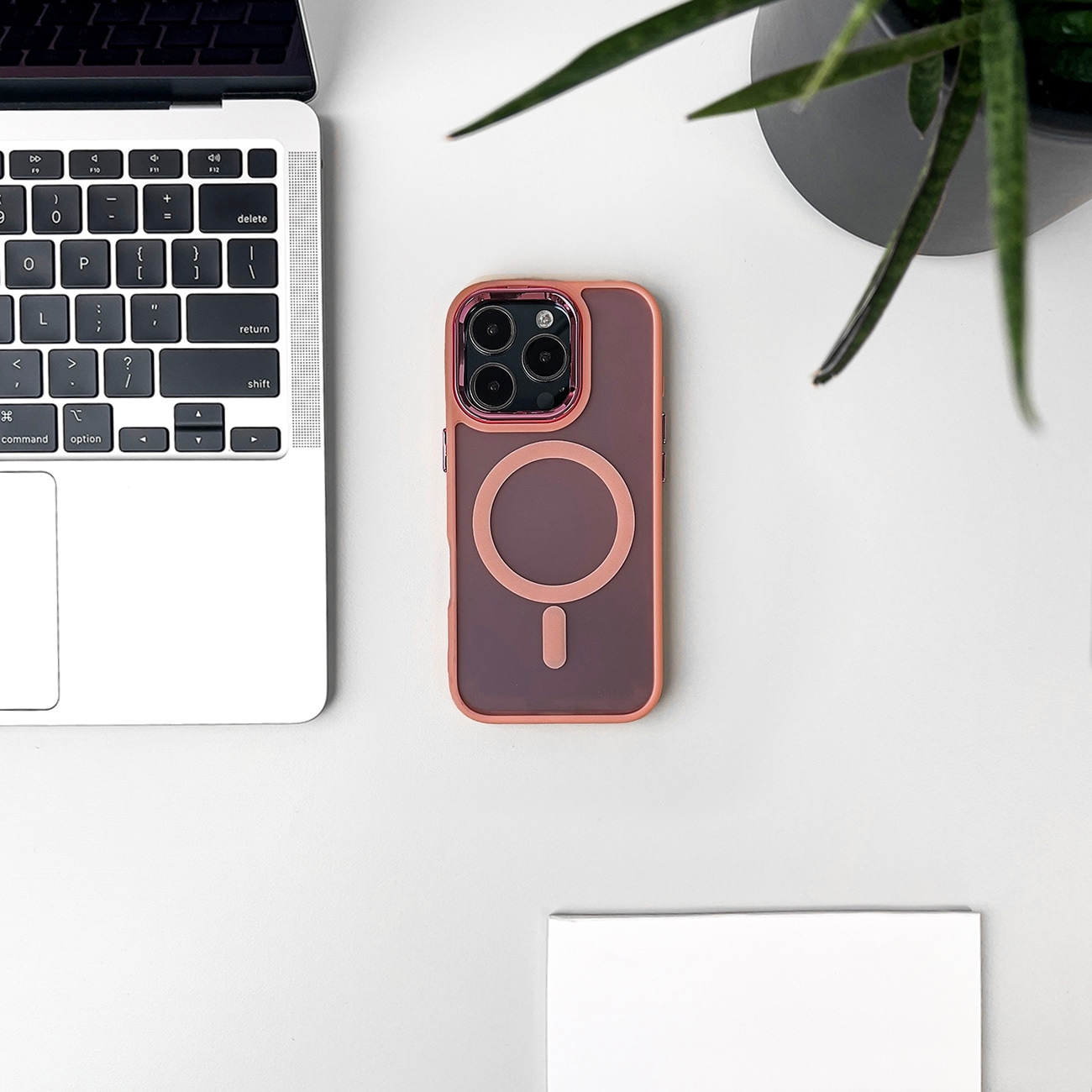 Glitteretui MagSafe til iPhone 16 Pro - pink med glitter
