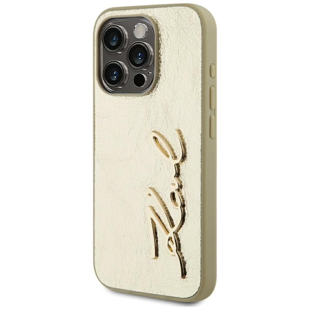 Karl Lagerfeld Rynket metal signatur iPhone 15 Pro taske - guld