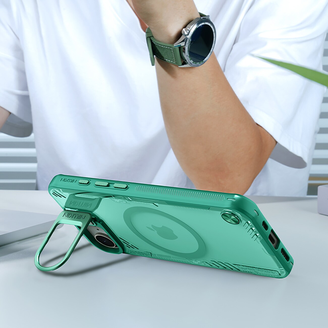 Nillkin Iceblade Prop Magnetisk etui med stander til iPhone 16e - Grøn