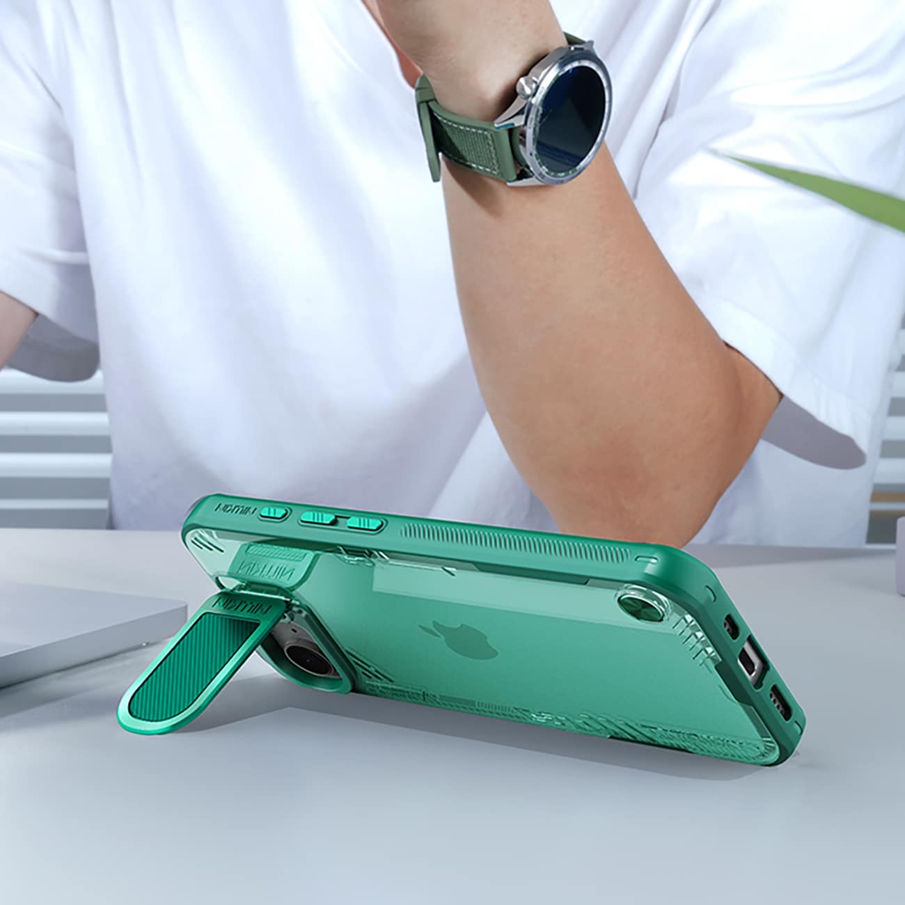 Nillkin Iceblade Prop Case med objektivdæksel og stativ til iPhone 16e - Grøn