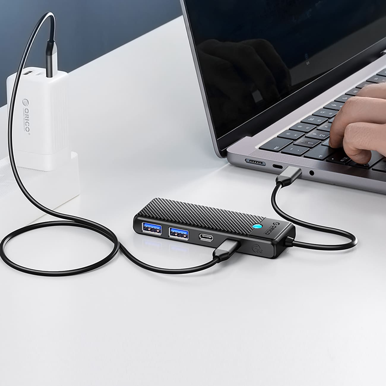 Hub USB-C Orico PAPW2AC-C3 dockingstation 2x USB-A 3.0 + 2x USB-C 3.0 - sort