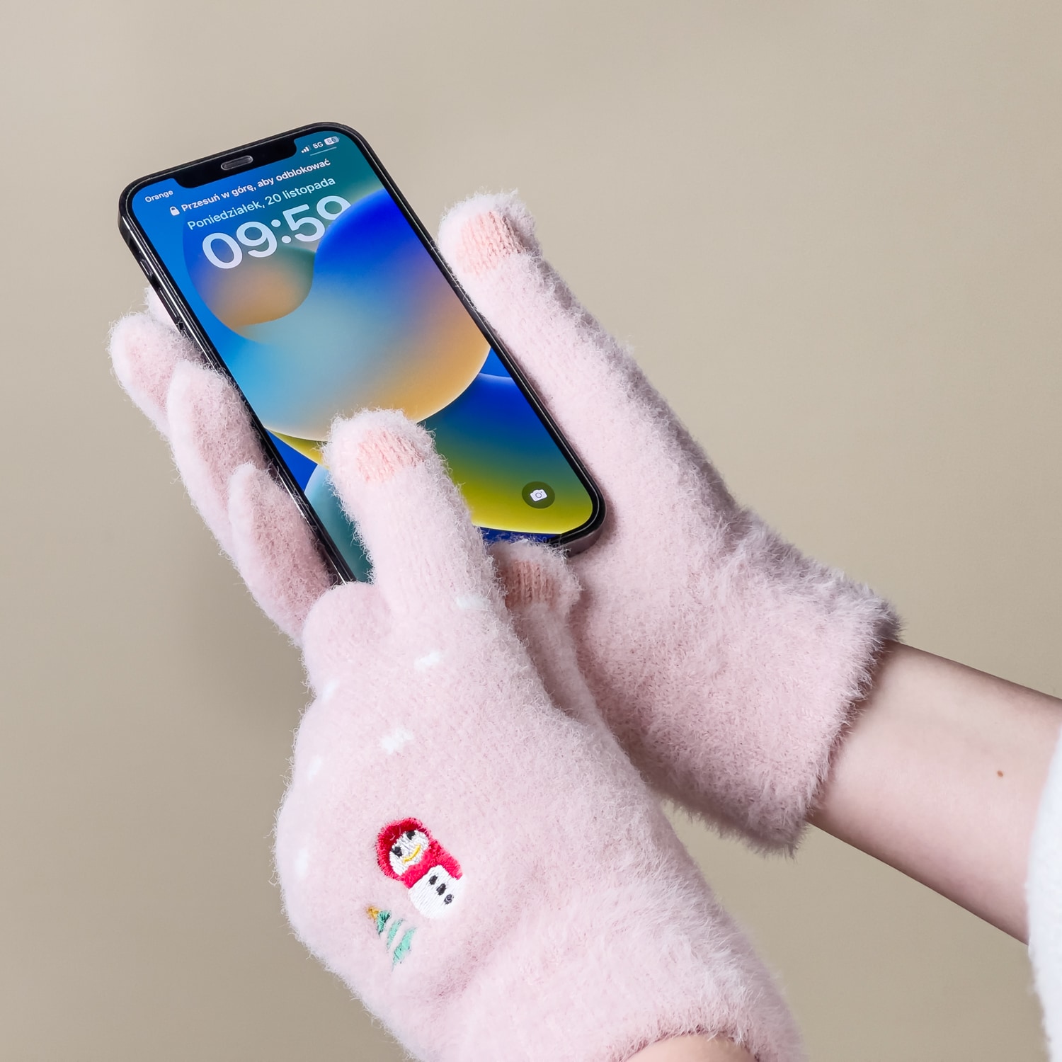 Vintertelefonhandsker til kvinder med en snemand og et juletræ - pink