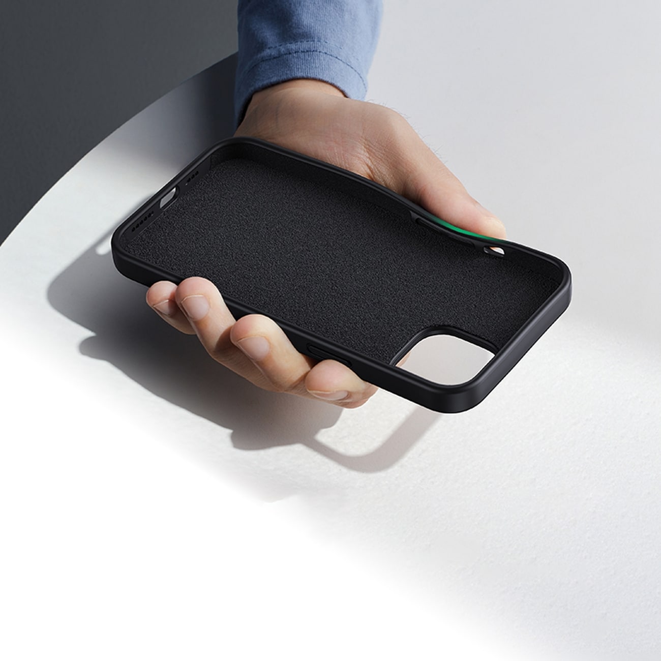 Ugreen LP626 Silky Silikone Beskyttelsesetui til iPhone 14 Plus Sort (90920)