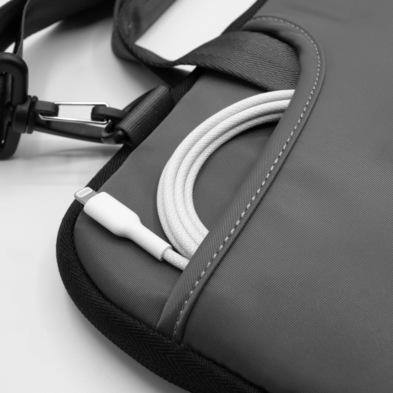 Puro Scudo SleevePro i nylon til MacBook og notebook op til 14" Sort