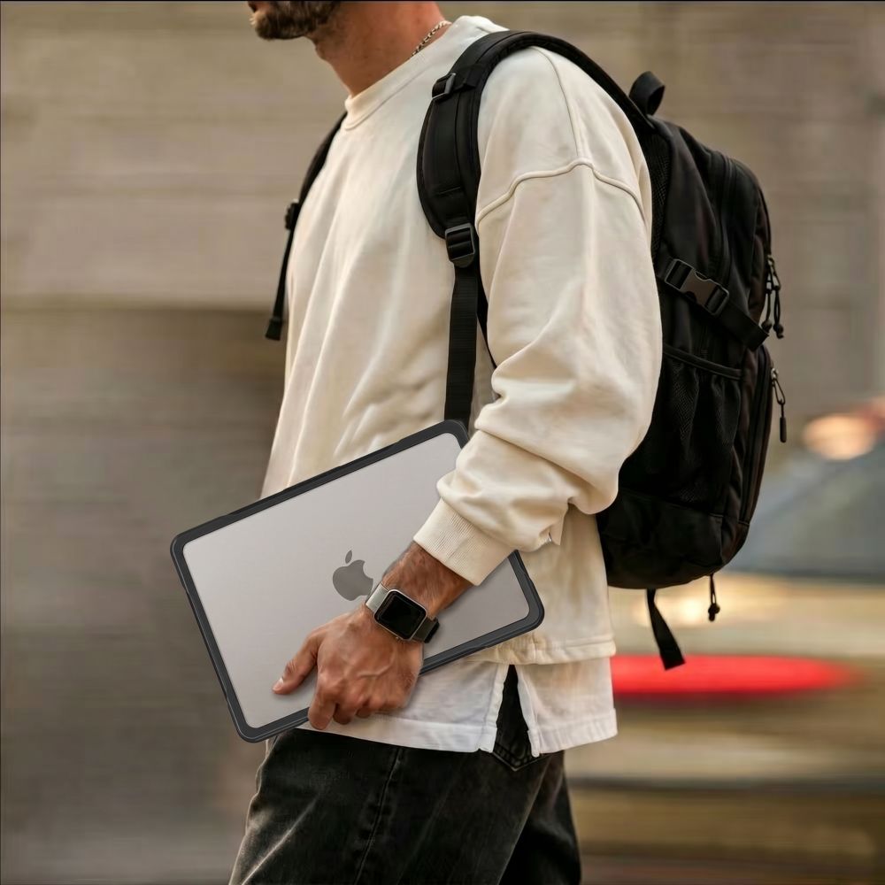 Tech-Protect Velar-etui til MacBook Pro 16" 2021 / 2023 / 2025 / 2026 – Gennemsigtig svart