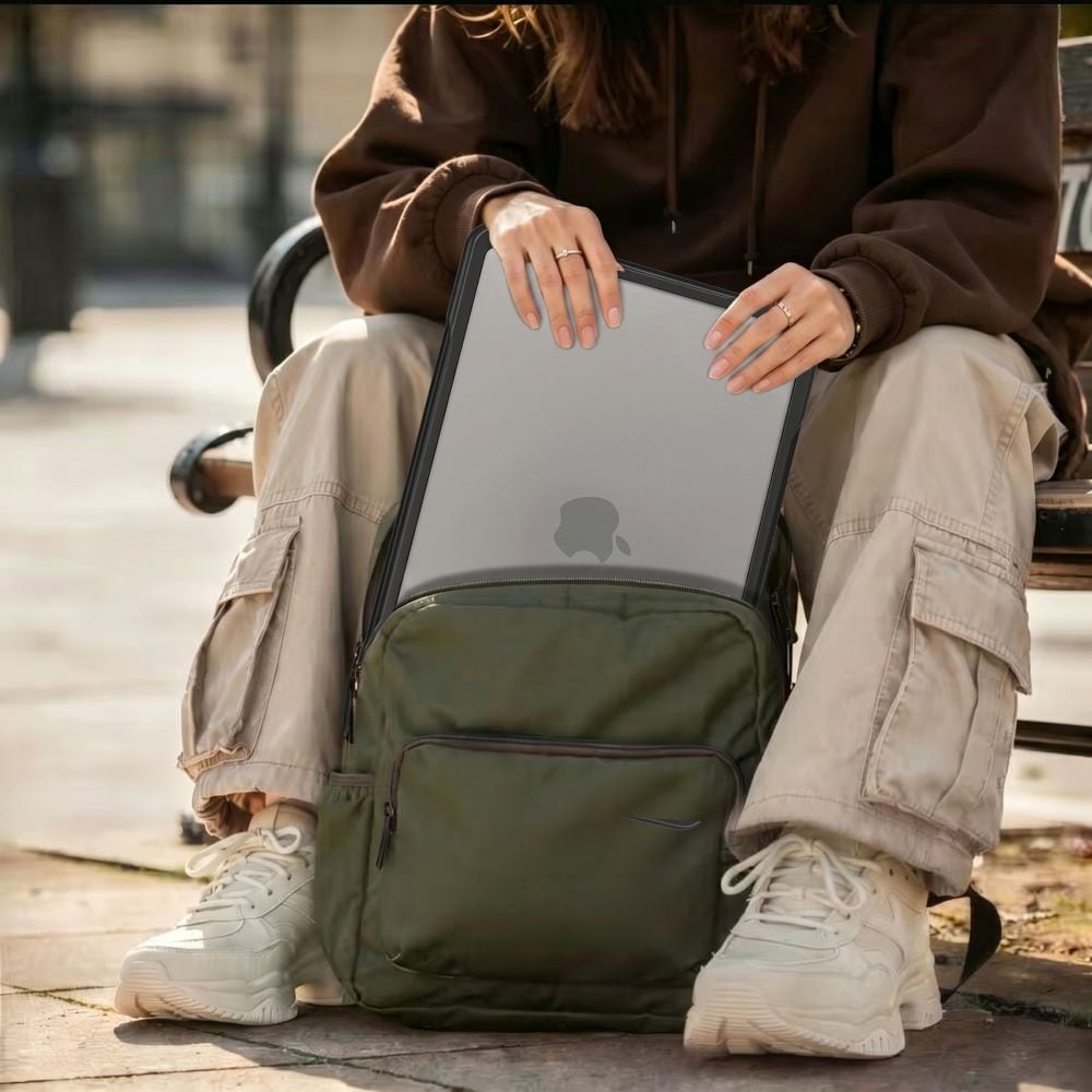 Tech-Protect Velar-etui til MacBook Pro 16" 2021 / 2023 / 2025 / 2026 – Gennemsigtig svart