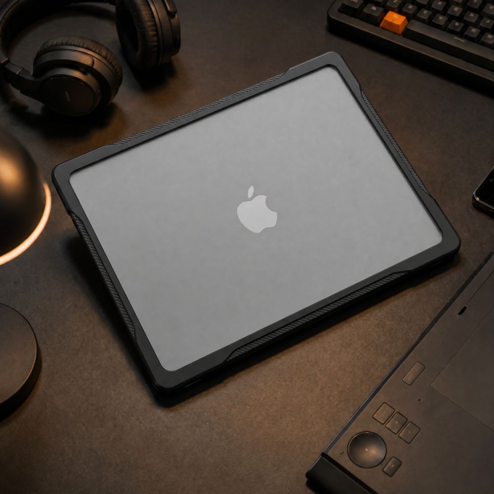 Tech-Protect Velar-etui til MacBook Pro 16" 2021 / 2023 / 2025 / 2026 – Gennemsigtig svart
