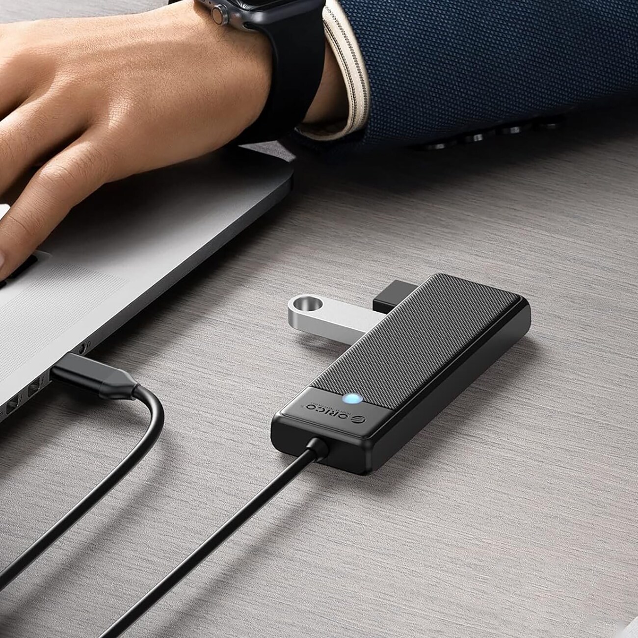 Orico PAPW4A-C3 USB-hub med 4 porte (4x USB-A 3.0), 0,15 m – sort